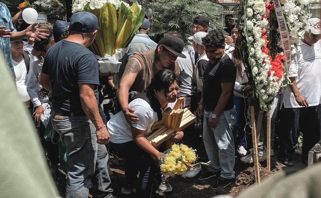 La familia Bejarano clamaron en llanto por la pérdida de su familia. Foto: Yaretzi Osnaya.