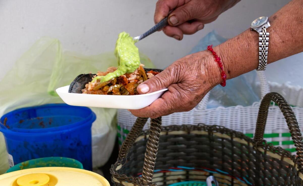 No se recomienda dejar los alimentos más de dos horas a la intemperie. Foto: Especial