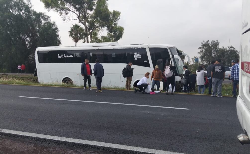 Tramo de la autopista México-Pirámides a la altura del kilómetro 5+660, escenario del aparatoso accidente. Foto Especial