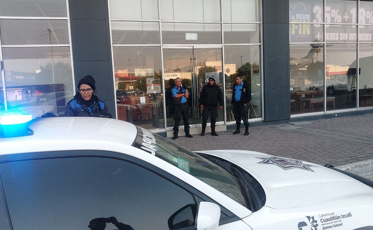 Asaltan a guardias de seguridad privada en plaza comercial de Cuautitlán Izcalli