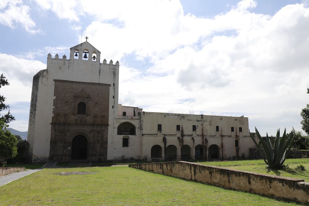 La arquitectura religiosa es otro de las cosas que se pueden admirar al visitar Acolman. Foto Especial