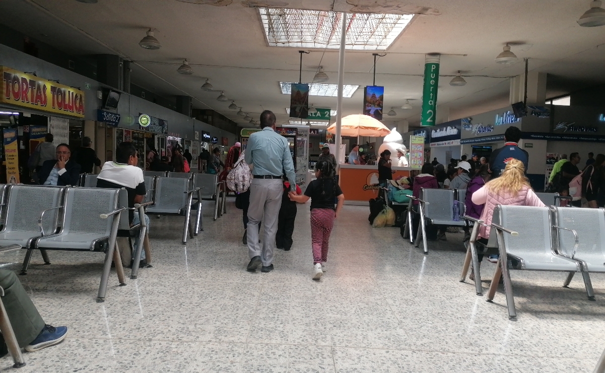 Terminal de Toluca, punto de encuentro de menores con adultos, son enganchados por redes sociales