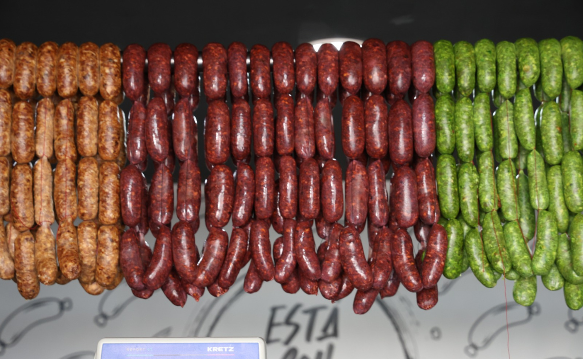 La eterna pregunta culinaria: ¿sabes diferenciar el chorizo de la longaniza? ¡Aquí te lo contamos! Foto: Matías Espinoza