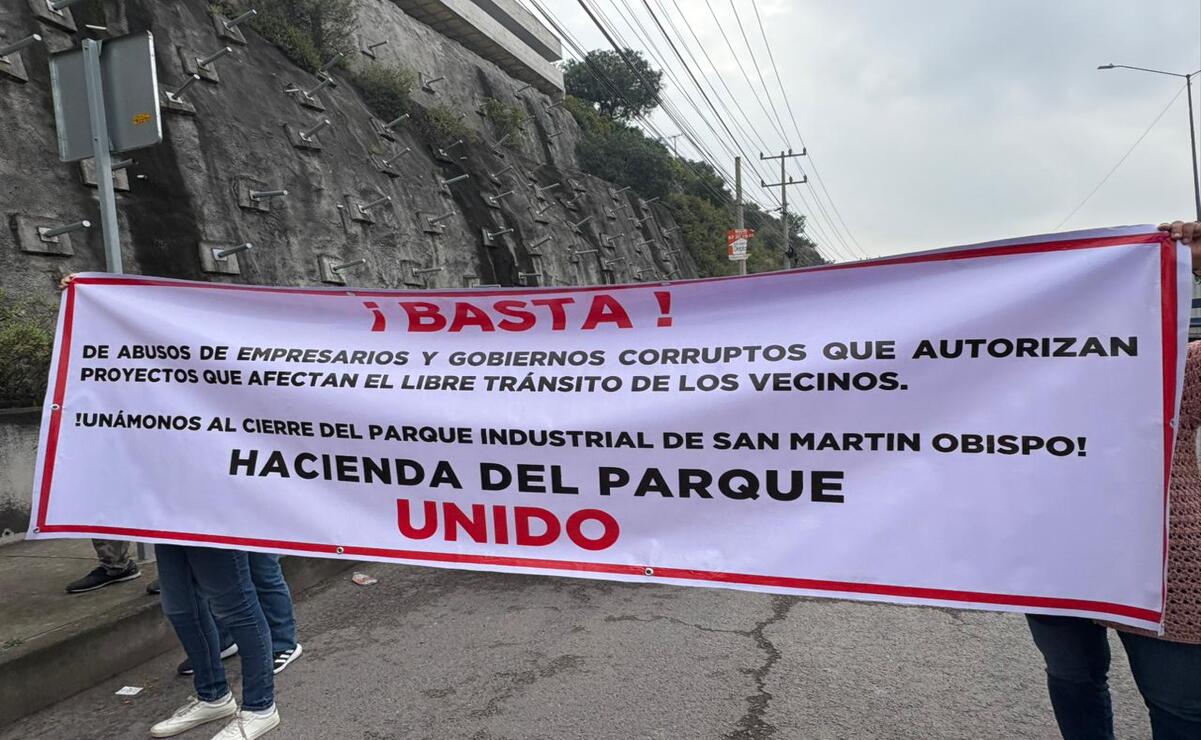 Vecinos piden reparación de vialidades / Foto Arturo Contreras