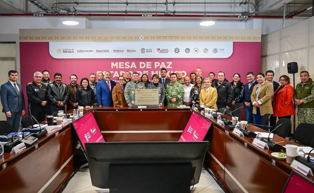 Autoridades estatales despidieron al general Alejandro Alcántara Ávila, coordinador saliente del Mando Unificado, destacando su labor en la baja delictiva. Foto Especial