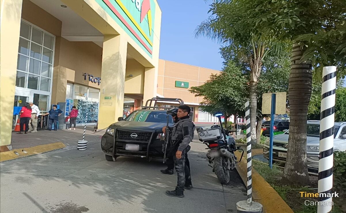 Asaltan tienda en Plaza Las Haciendas de Cuautitlán Izcalli, roban celulares 