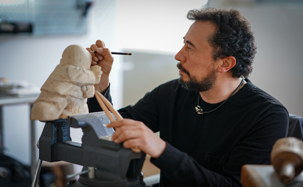 Timoteo, el hombre común hecho arte: Descubre la historia del escultor Rodrigo de la Sierra y su personaje