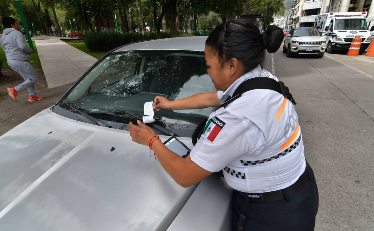 Toluca padece el impacto de la suspensión de multas de tránsito: menos demanda en estacionamientos y más "franeleros" Foto: Archivo
