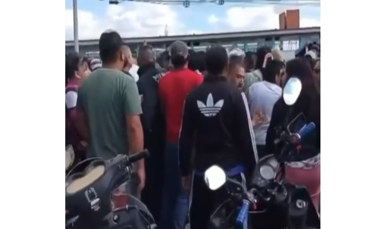 Video: Detienen a un hombre en Cuautitlán Izcalli por presuntamente fotografiar a estudiantes