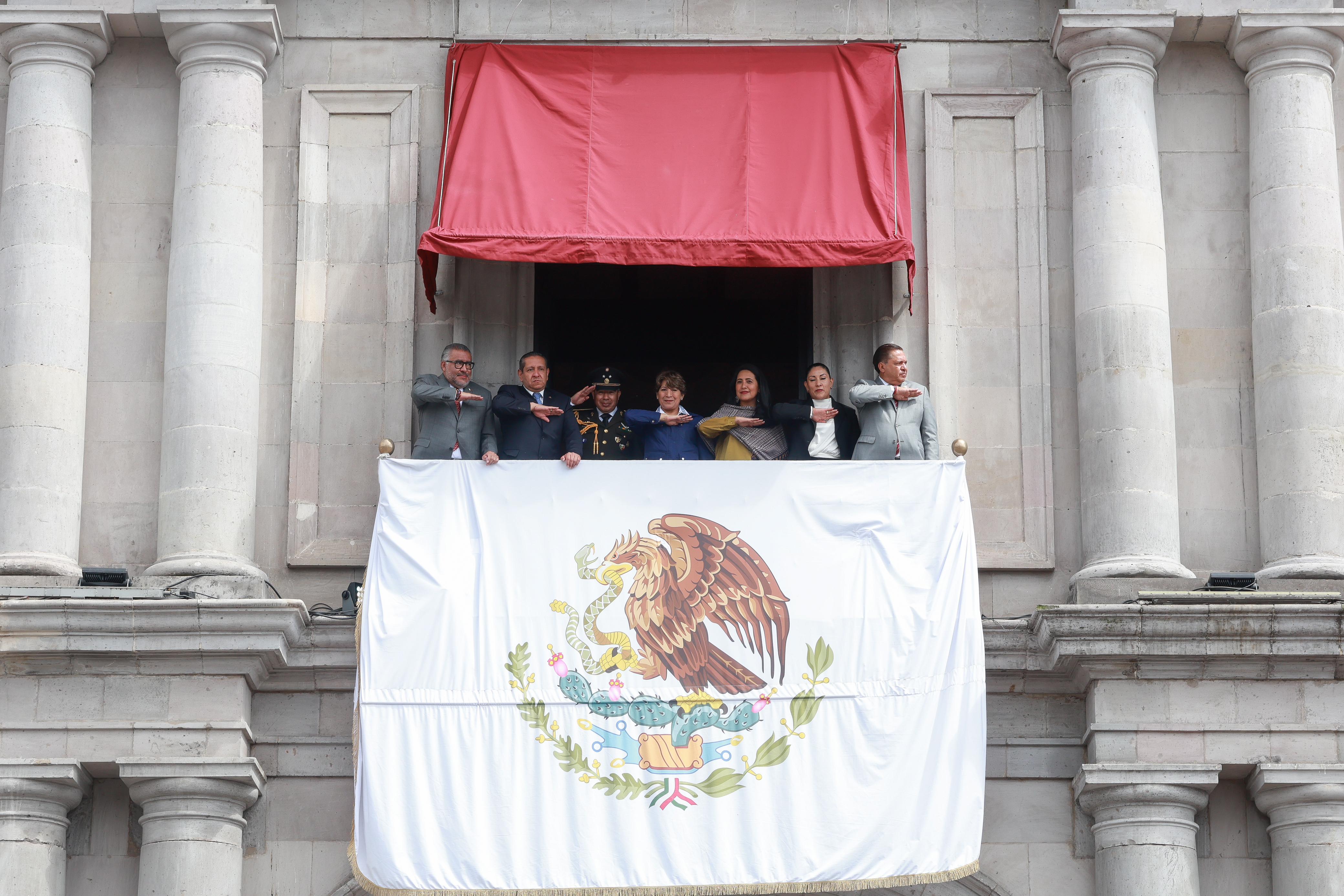 Delfina Gómez, gobernadora del Edomex encabezó el Desfile Cívico-Militar por el 215 Aniversario del Inicio de la Independencia de México / Foto Alejandro Vargas