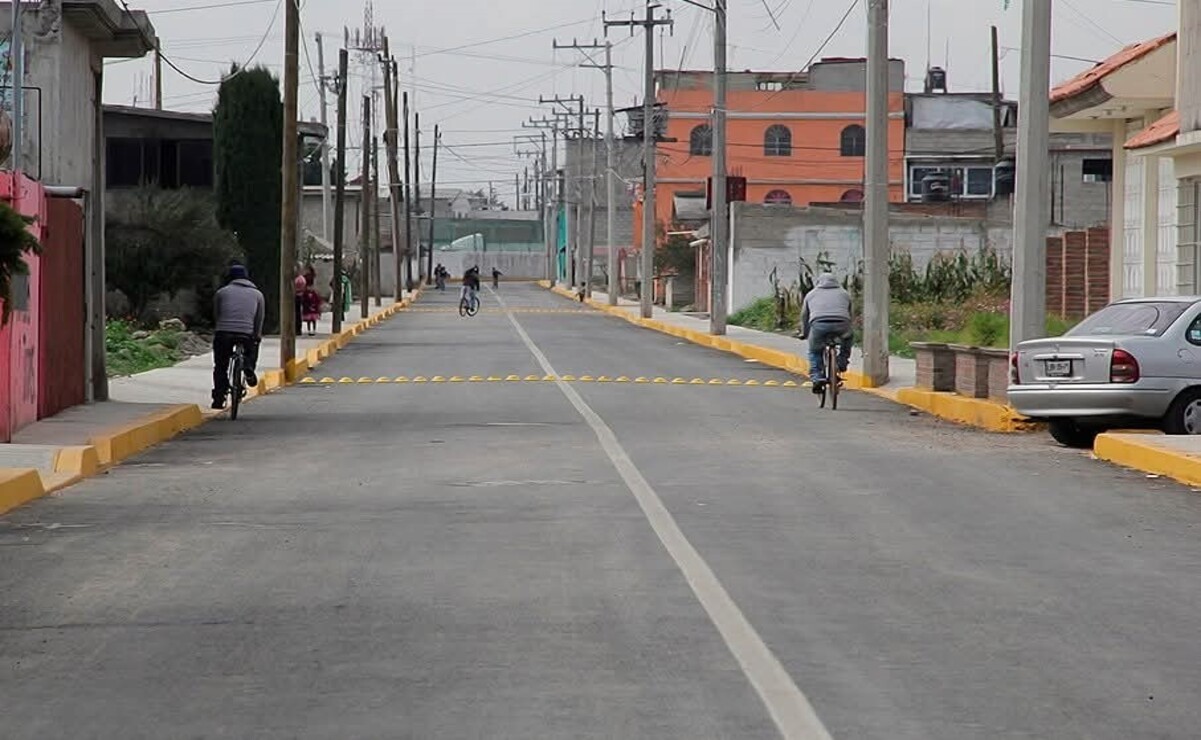 Los ciclistas exigen reparaciones y mantenimiento en ciclovías de Toluca, afectadas por baches y vehículos invasores. Foto: Especial
