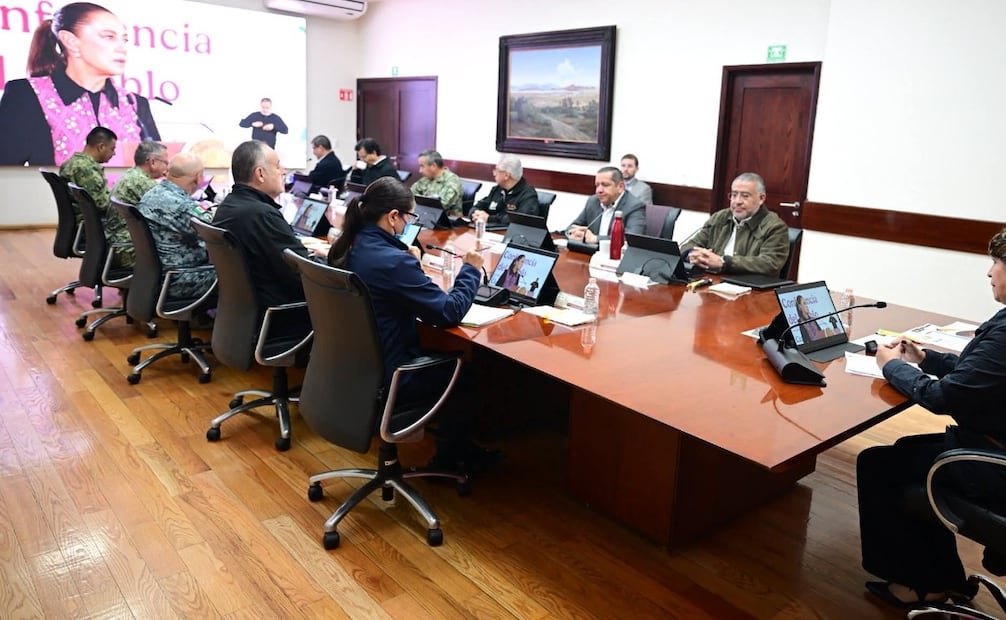 La gobernadora Delfina Gómez Álvarez encabeza la Mesa de Coordinación para la Construcción de la Paz en Toluca. Foto Especial