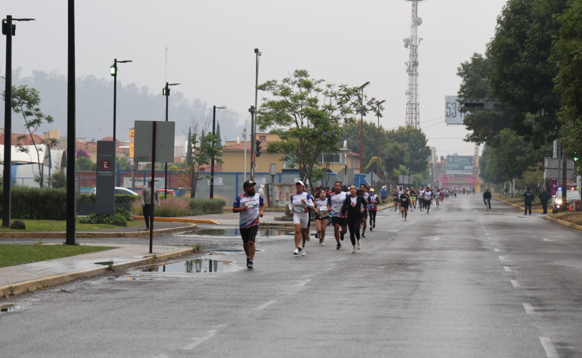 2 mil 700 corredores llenaron de energía las calles del Pueblo Mágico de Metepec durante la edición 2025 de "Metepequeando" Foto: Roberto Guerrero