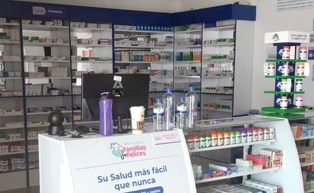 2. Cumpliendo compromisos: el alcalde Fernando Flores Fernández anunció el surtido gratuito de 220 medicamentos para los metepequenses. Foto Especial