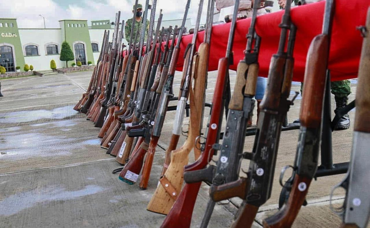 La policía del Edomex decomisó un importante arsenal en el Valle de Toluca. Foto: Especial
