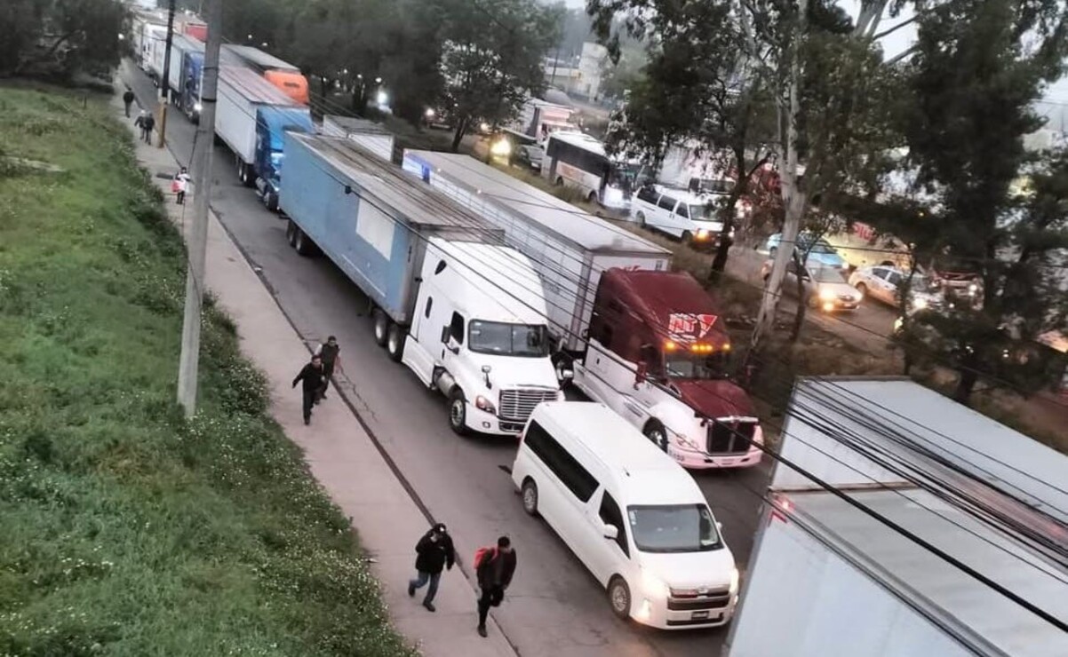 La carga vehicular rumbo a la Ciudad de México comienza a la altura del kilómetro 40 / Foto Especial