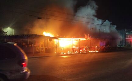 Fuga de gas provoca incendio en taquería de Ecatepec, dejando a una persona herida