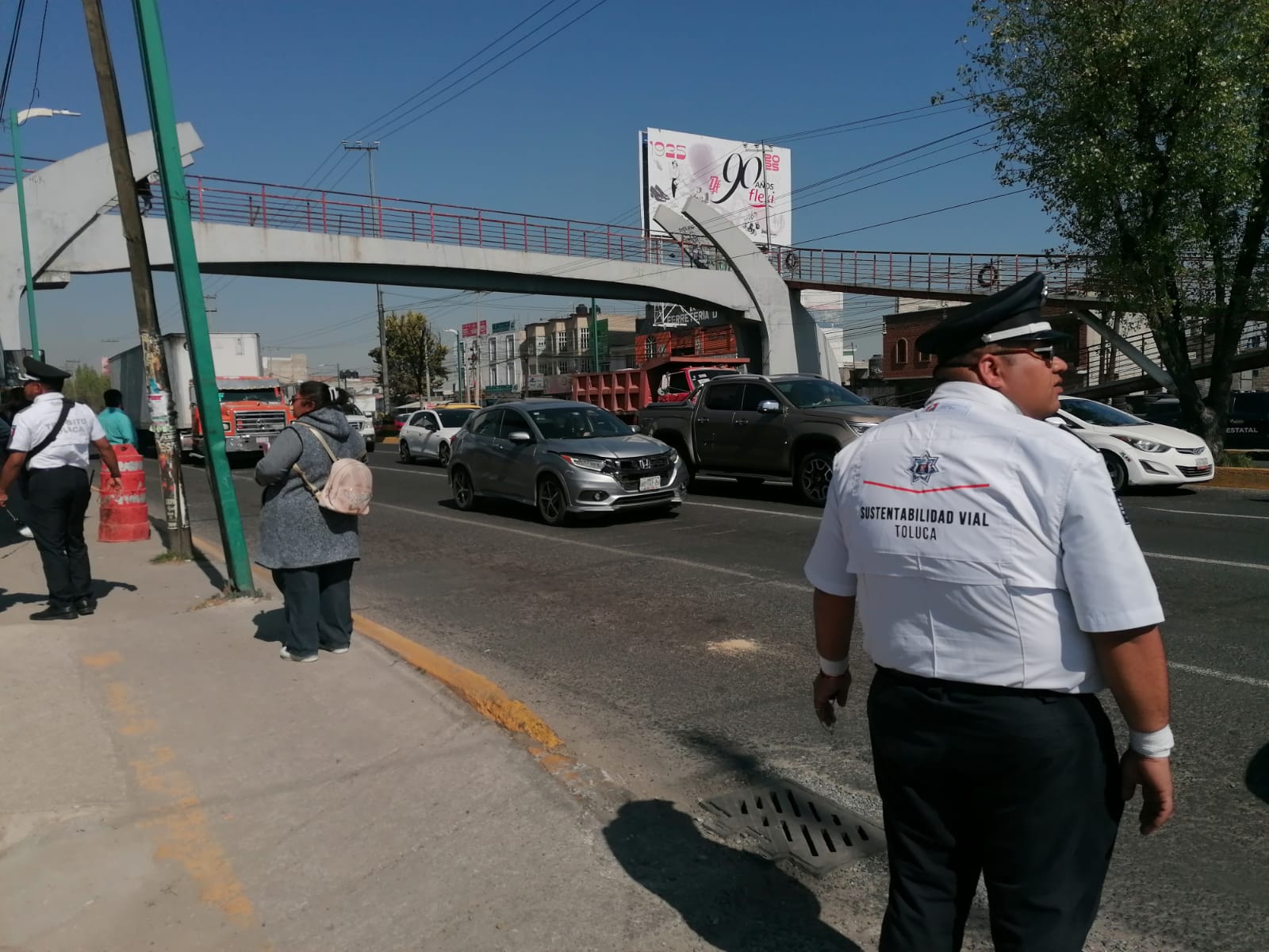 Reparto inequitativo. Cerca de 70 vecinos de San Mateo Otzacatipan bloquearon el Boulevard Aeropuerto / Foto Claudia Rodríguez