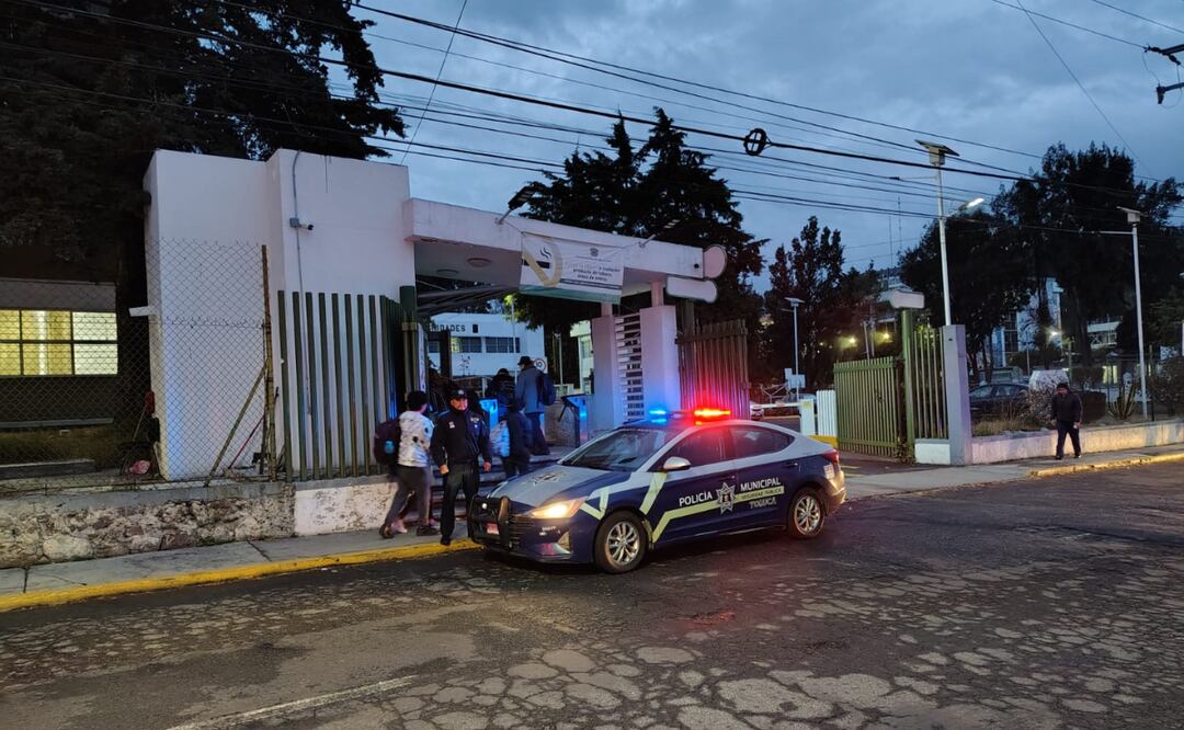 Presencia policial y vigilancia activa en la UAEMéx para prevenir incidentes y proteger a estudiantes y académicos. Foto: Especial