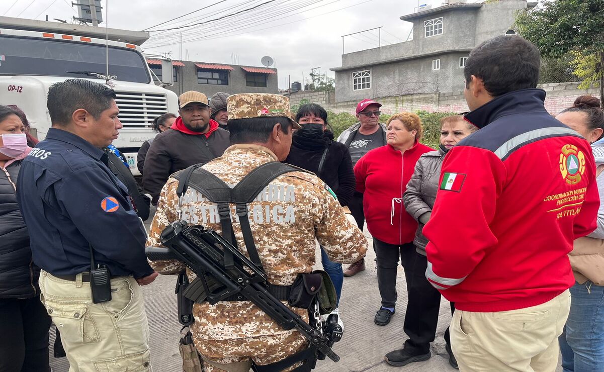 Continúan trabajos por fuga de combustible en Tultitlán