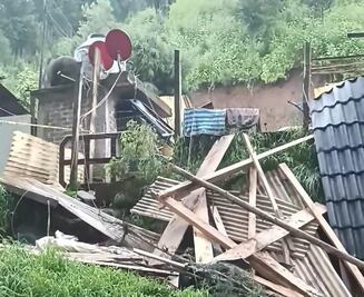 Tragedia en Amecameca: Dos muertos tras deslave de cerro que sepultó una vivienda