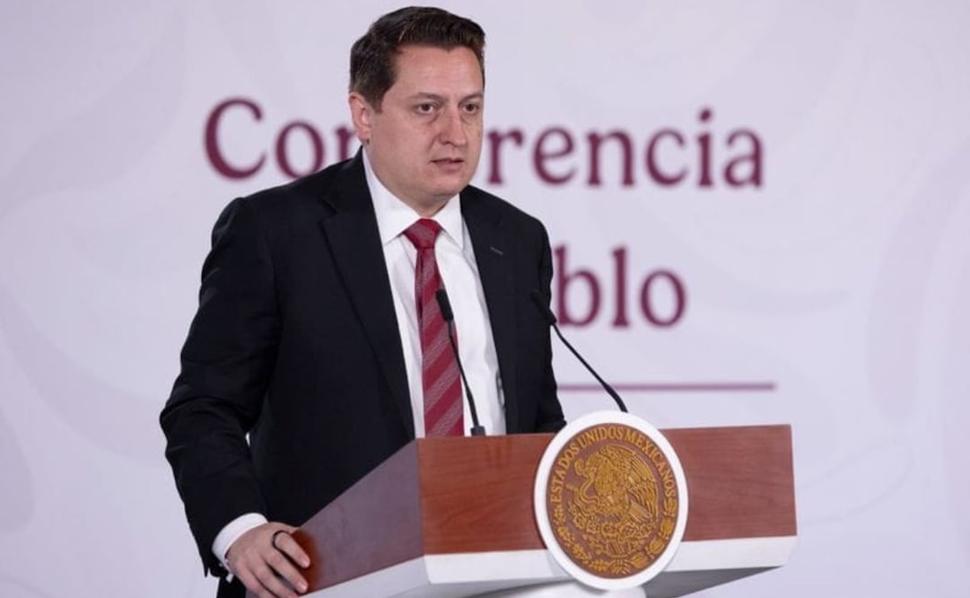 El titular de la Unidad de Vinculación Institucional y Patrimonio de la SICT, Nestor Núñez participó en la conferencia matutina de este jueves. Foto. Especial