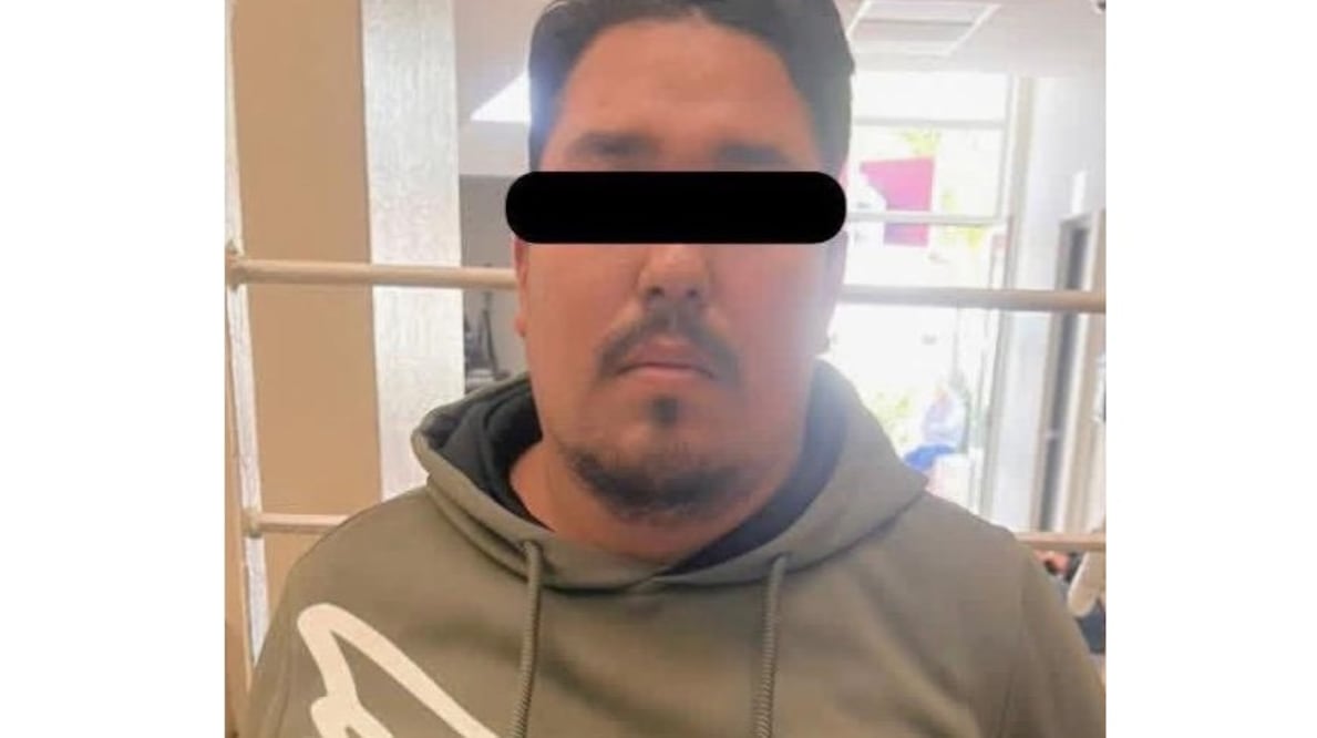 El detenido fue sorprendido al interior de la oficina notarial tras el reporte inmediato de los trabajadores. Foto Especial