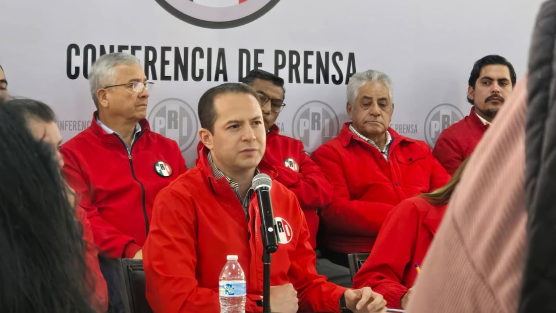 En cuanto al combustible, la gasolina Magna pasó de 19.2 a 24 pesos; la Premium de 20 a 29 pesos y el Diesel de 19.8 a 30 pesos, mientras que en el peaje, la México-Toluca subió en el mismo periodo 41 por ciento y la México-Cuernavaca en 95 por ciento. Foto: especial