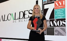 Recibe Romina Contreras Premio Alcaldes por el Sistema Municipal de Comunicación y Emergencias 24/7