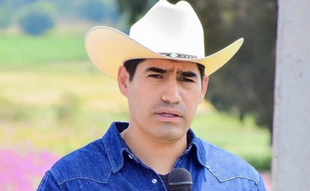 El alcalde de Temascalcingo, José Luis Espinoza Navarrete, recibió ayer a cientos de visitantes con motivo de la realización de la Carrera Panamericana / Foto Especial