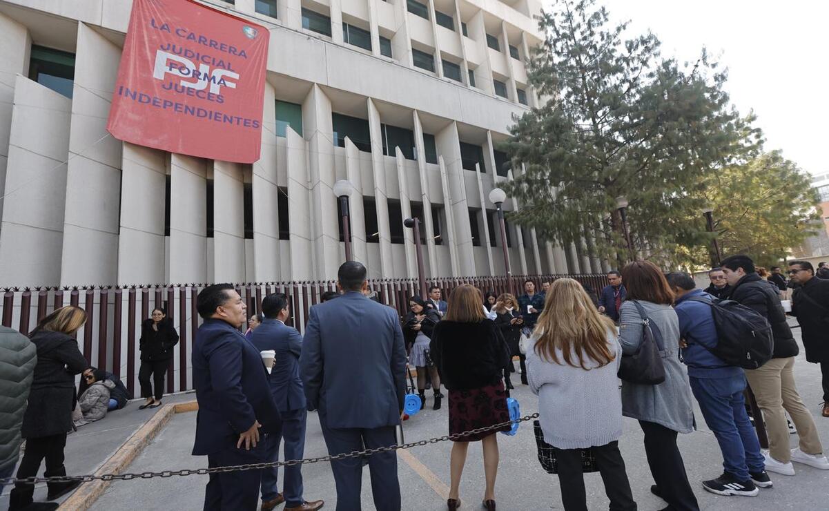 Esta reducción podría afectar en la eliminación de plazas y en las percepciones económicas de los trabajadores. Foto: Jorge Alvarado