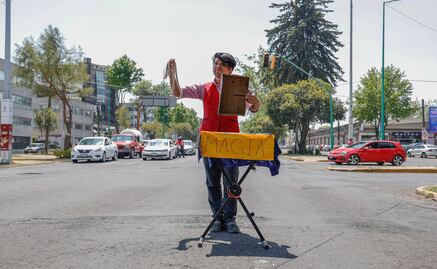 Entre semáforos y sonrisas: la historia de un payaso que conquista Toluca