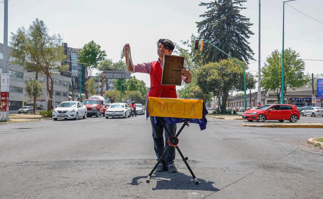 Jesús Fabián Villaseca Cadena es un artista multidisciplinario con 20 años de experiencia como payaso / Foto: Arturo Hernández-