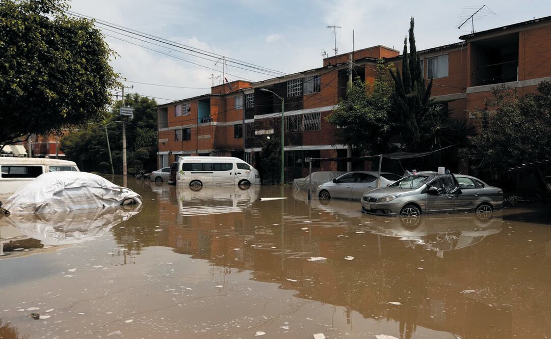 Una tromba provocó lluvias intensas que generaron inundaciones severas en Los Reyes La Paz y afectaciones en la Línea A del Metro / Foto Hugo Salvador