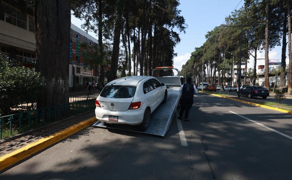 El Ayuntamiento de Toluca puso en marcha un programa especial para recuperar el espacio público y garantizar la seguridad de las familias. Foto Alejandro Vargas / El Universal