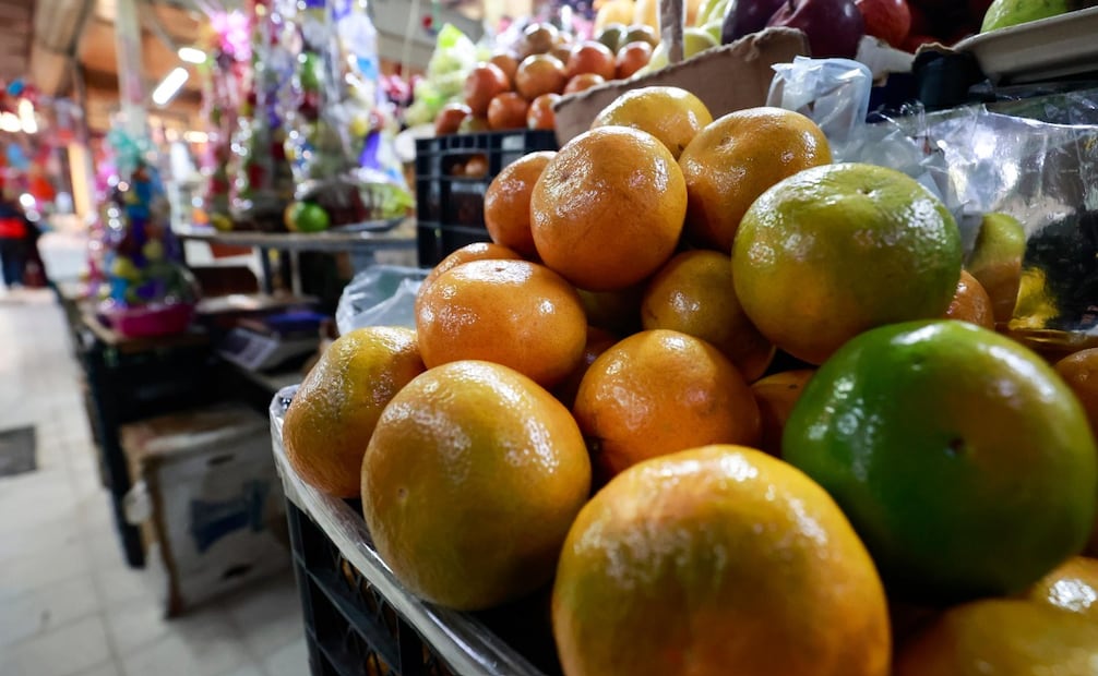 Una maceta de cempasúchil cuesta entre 25 y 65 pesos en los mercados del Valle de Toluca. Foto Alejandro Vargas / El Universal