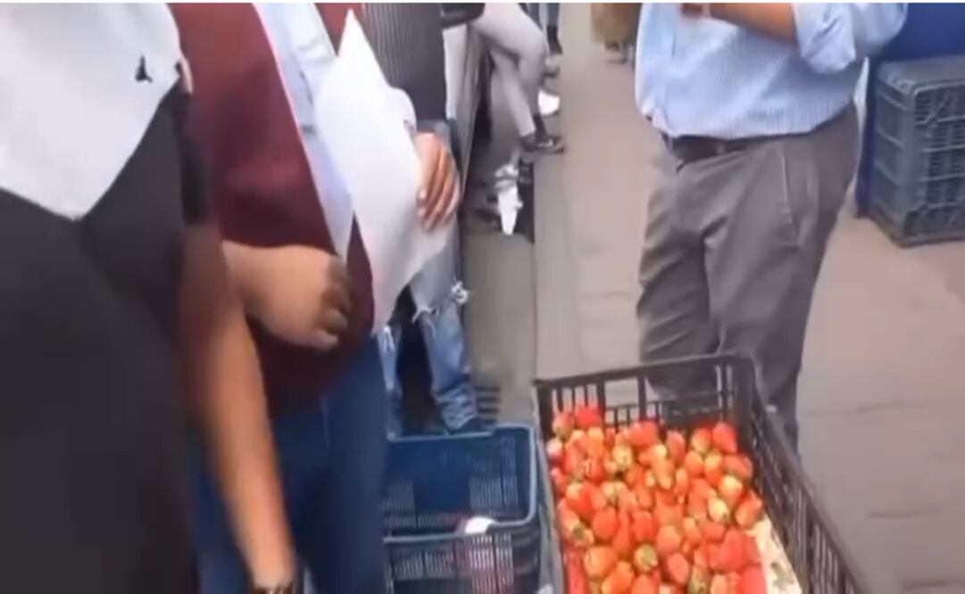 Comerciantes ambulantes del municipio de Ixtlahuaca han expresado su inconformidad ante los recientes operativos de desalojo / Foto: Especial