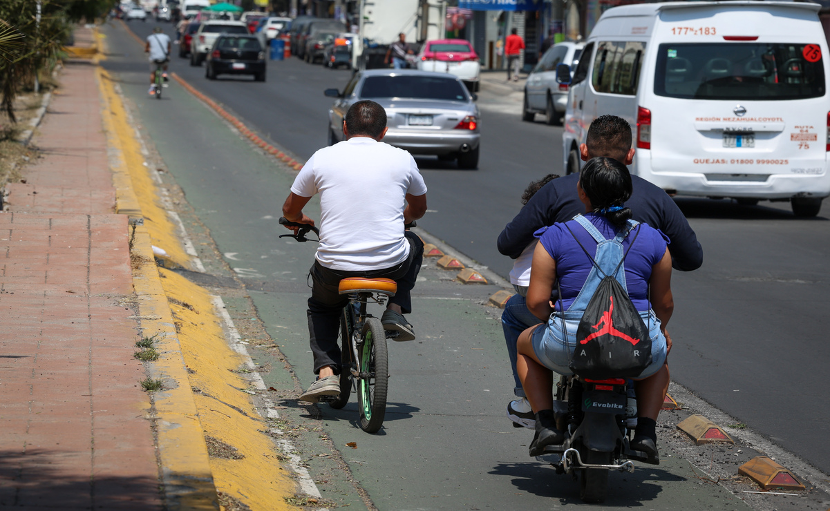 La ciclovía se encuentra en el camellón aledaño a la Línea B del Metro; la infraestructura se ha deteriorado. Foto: Luis Camacho | El Universal Estado de México