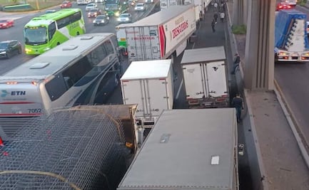 Accidente de tráiler genera caos y largas filas en la México-Querétaro