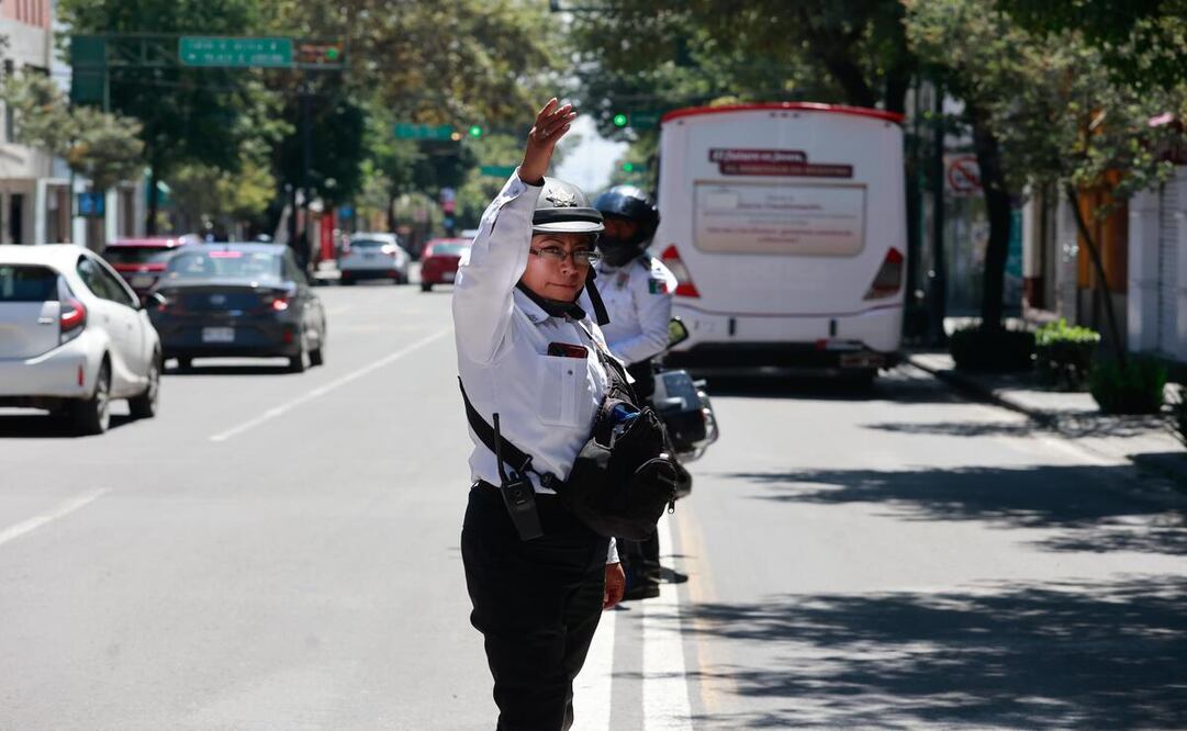 Más del 60% de las policías que ingresan solo lo hacen por interés económico y no por vocación del servicio. Foto: Alejandro Vargas / El Universal Edomex