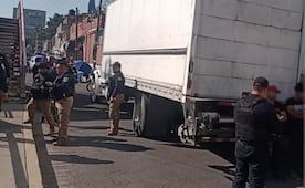 Frustran robo de transporte de carga en Tlalnepantla; tres sujetos fueron detenidos en Tequexquináhuac