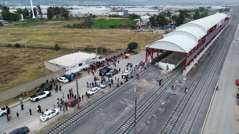 ¡8 horas bajo el sol y sin tregua! Ejidatarios amenazan con frenar por completo las obras del Tren al AIFA