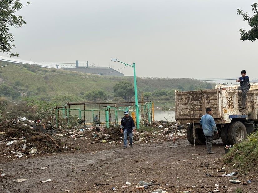 Este viernes se llevan a cabo acciones de desfogue de la presa. Foto. Arturo Contreras. El Universal