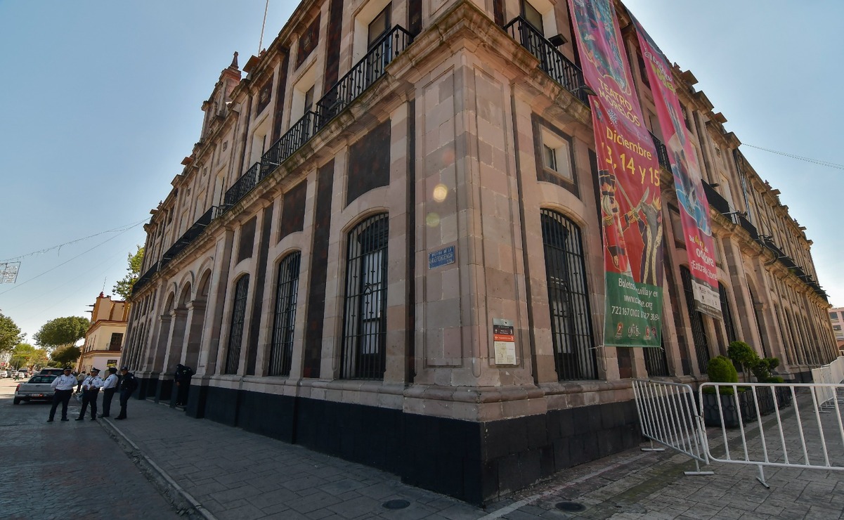 La mala calidad del aire en Toluca afecta a los habitantes y turistas. Foto: Arturo Hernández