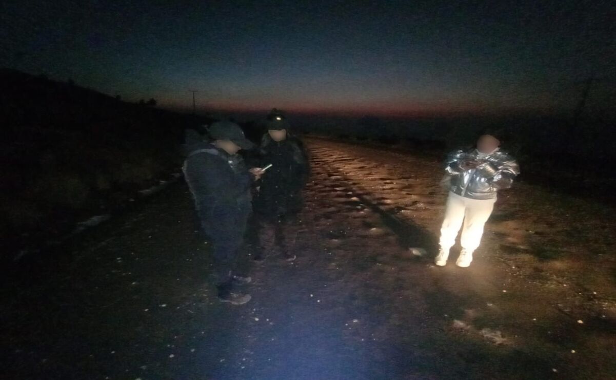 La Policía de Alta Montaña y Agreste inició las labores de localización, al caminar observaron una luz y al  acercarse escucharon gritos de auxilio. Foto: Especial
