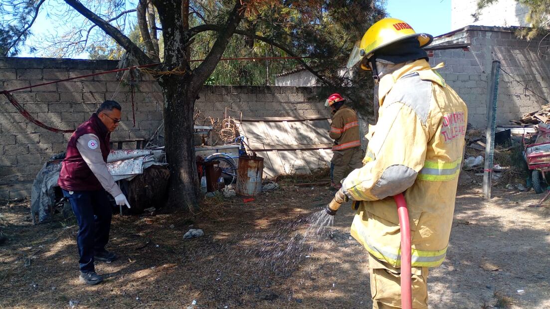 La zona fue acordonada de manera preventiva para permitir a los peritos de la Fiscalía General de Justicia del Estado de México (FGJEM) realizar las diligencias correspondientes y el levantamiento del cuerpo. Foto: especial
