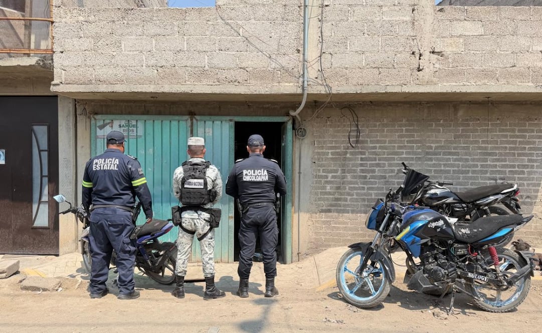 Los policías ubicaron el domicilio donde permanecía un hombre secuestrado en la colonia Corte San Pablo, en Chimalhuacán. Foto. Especial