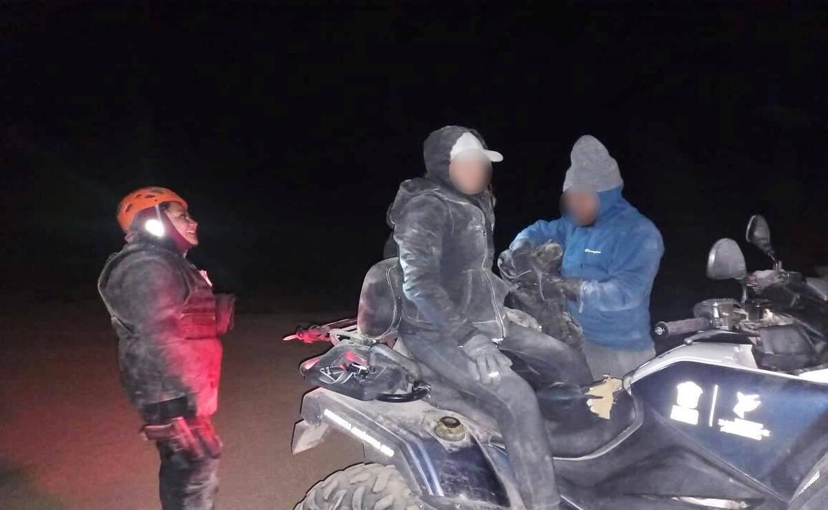 Operadores del Centro de Mando estatal atendieron el reporte de auxilio de dos excursionistas. Foto: Especial