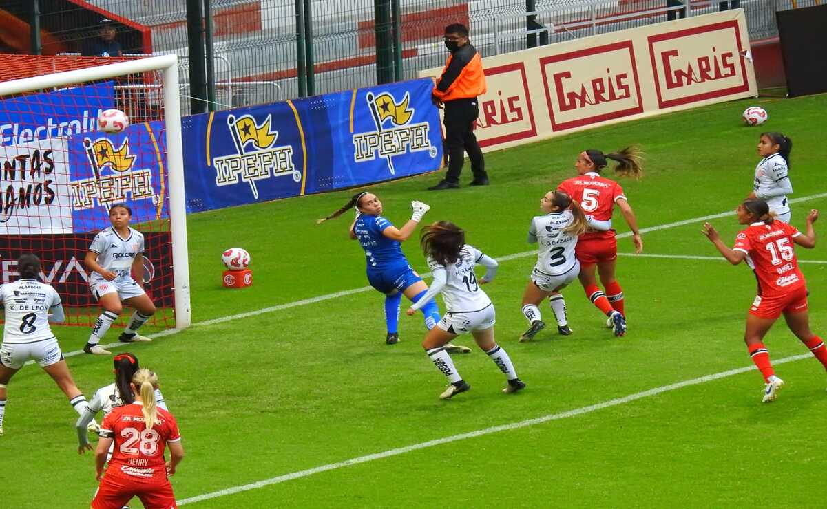 Las jugadas por parte de las Rojas fueron contundentes / Foto: Iván Monroy