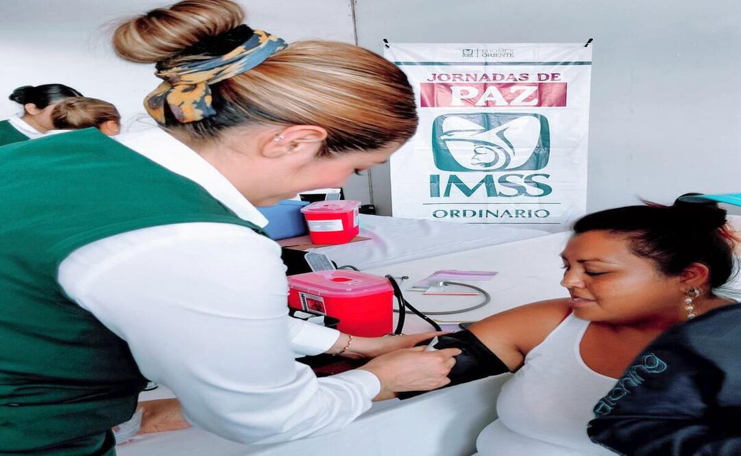 Los 11 hospitales del IMSS de la región se instalarán los puestos de vacunación universal / Foto: Especial